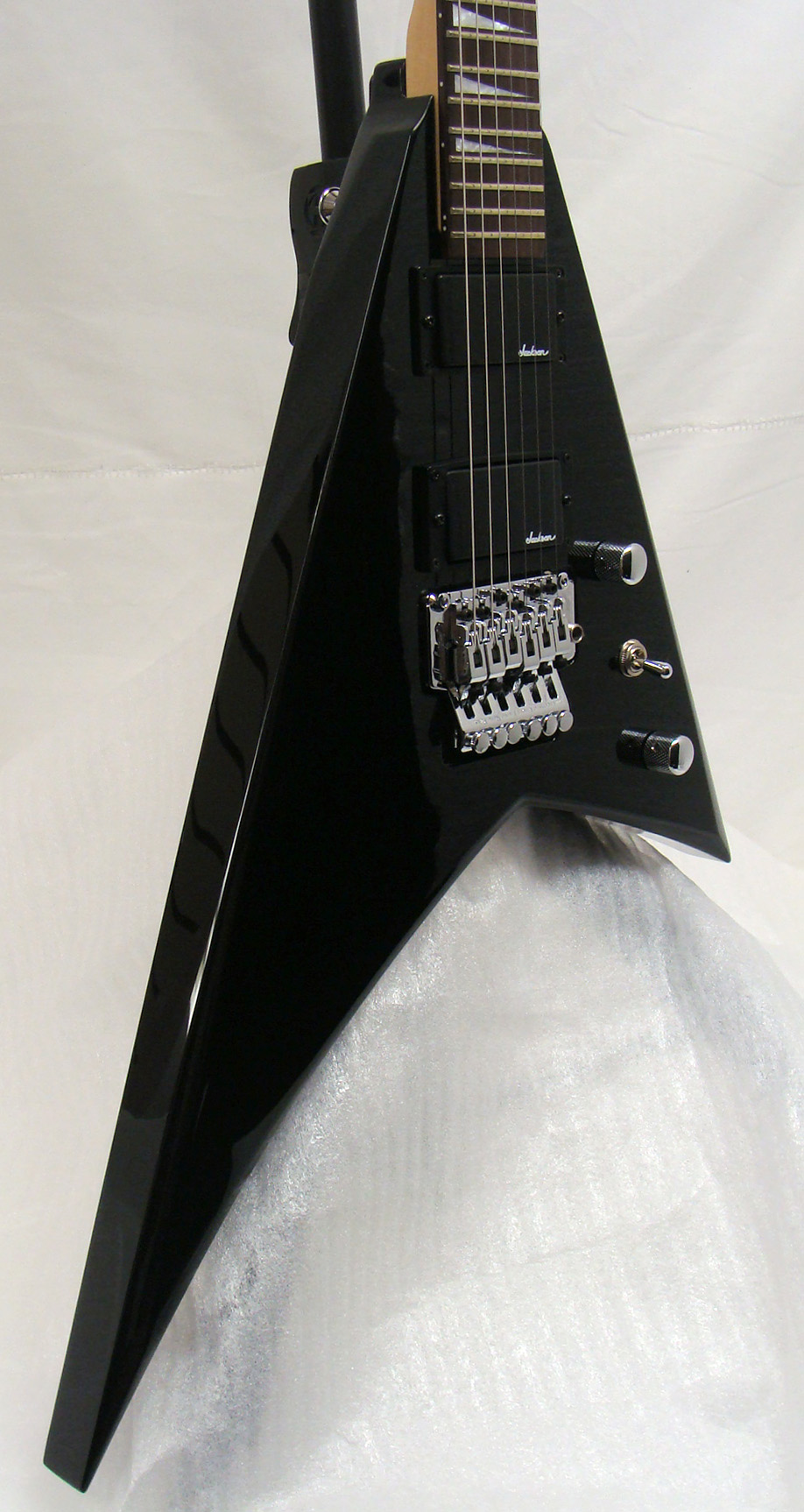 NEW Jackson JS32 Rhoads Electric Guitar Black w/ Floyd Rose & Gig Bag
